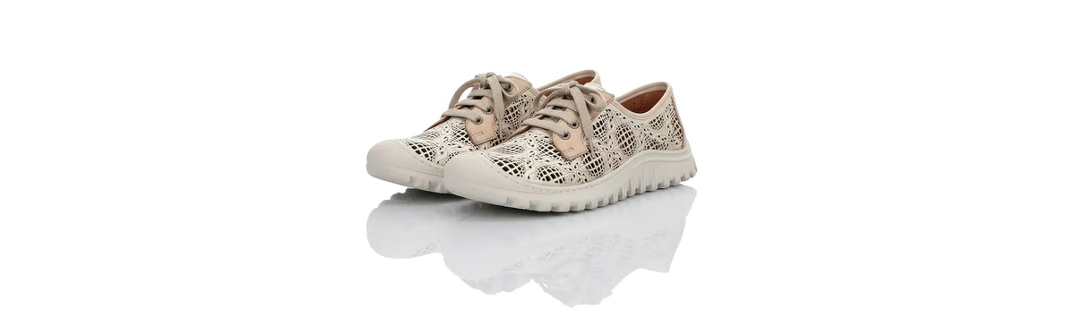 Schnürschuhe